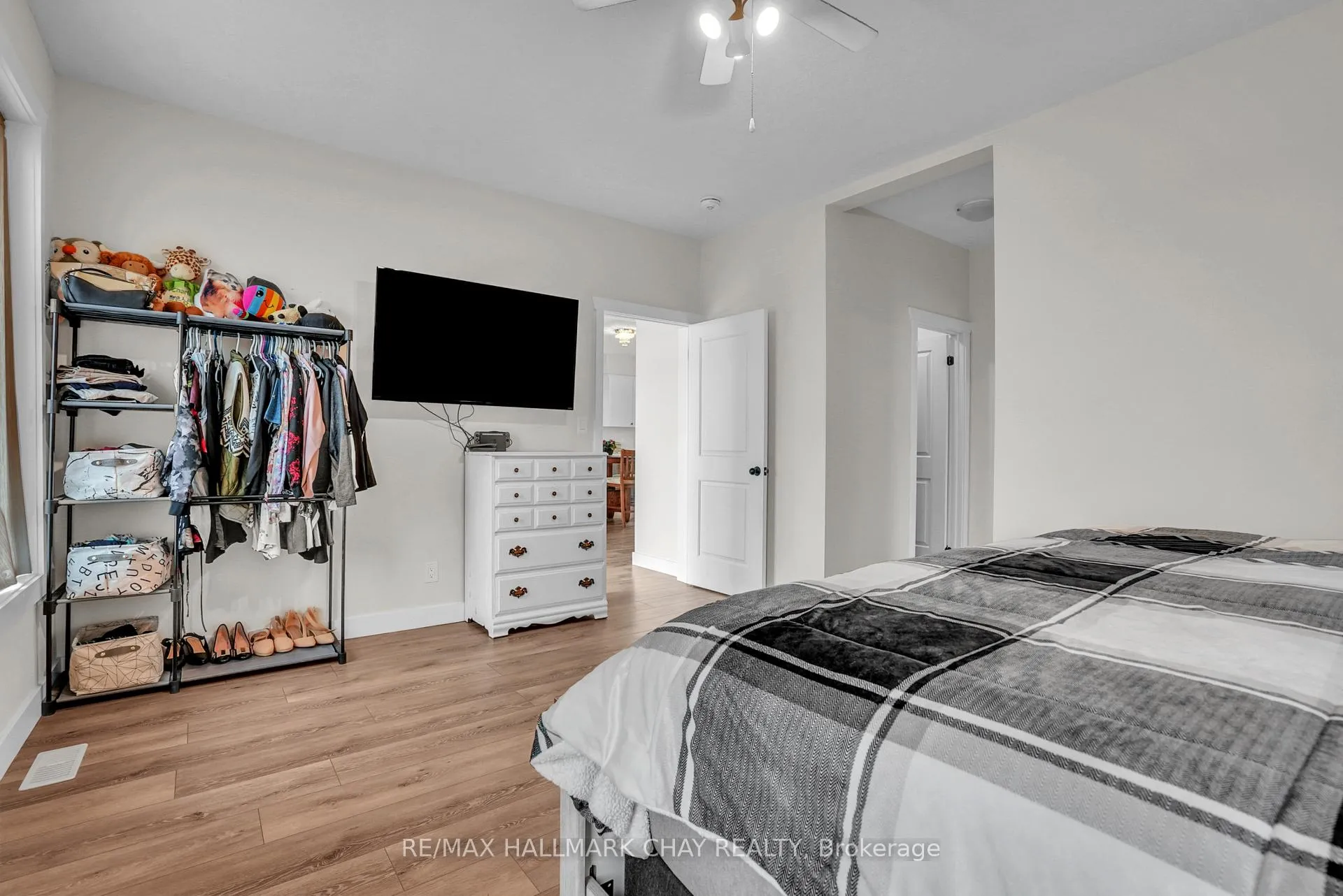 Photo 23 of 47 Allenwood Road, Springwater, Elmvale — HOMEH