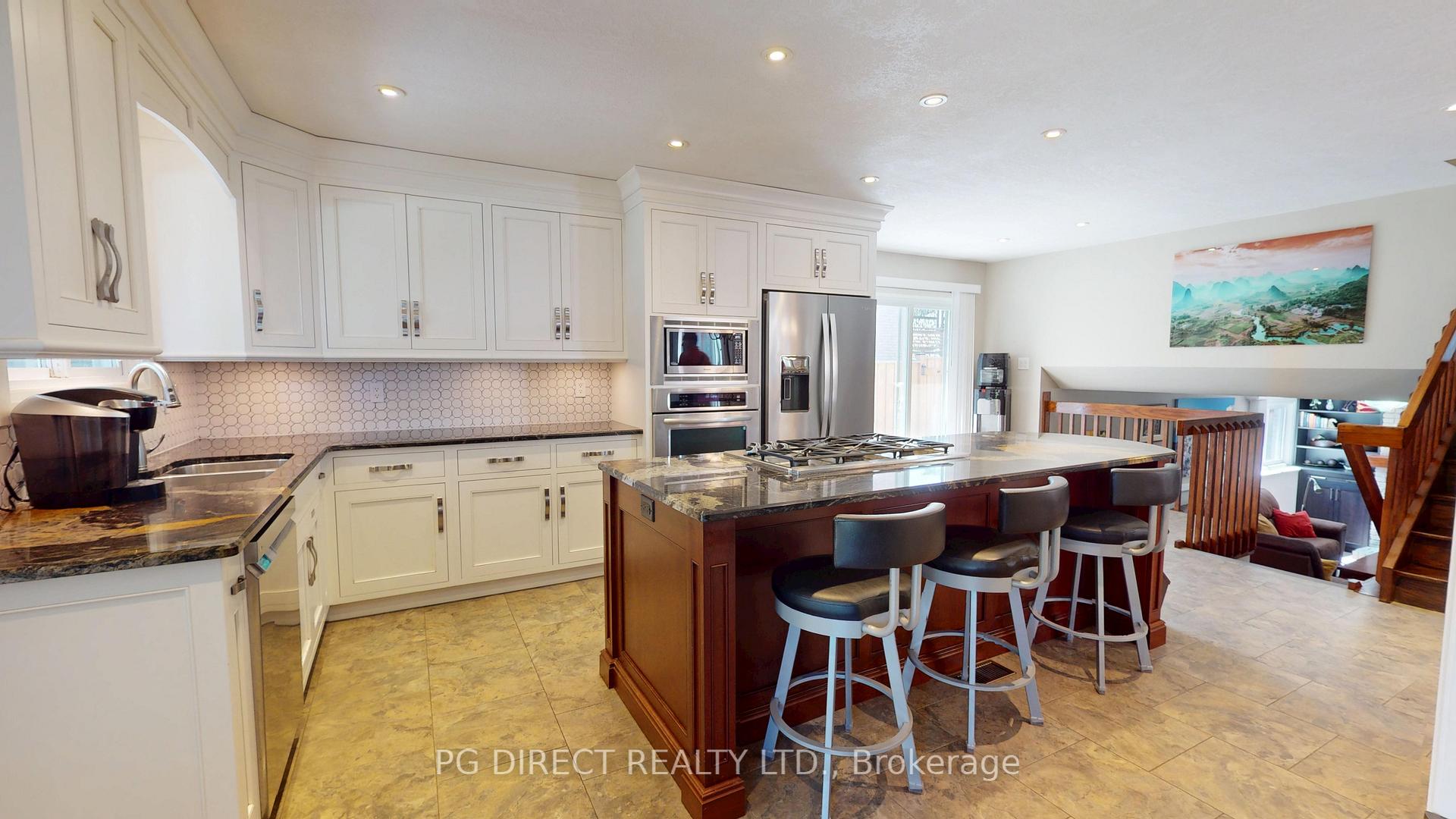 Photo 2 of 348 Wintergreen Drive, Waterloo, North Lakeshore — HOMEH