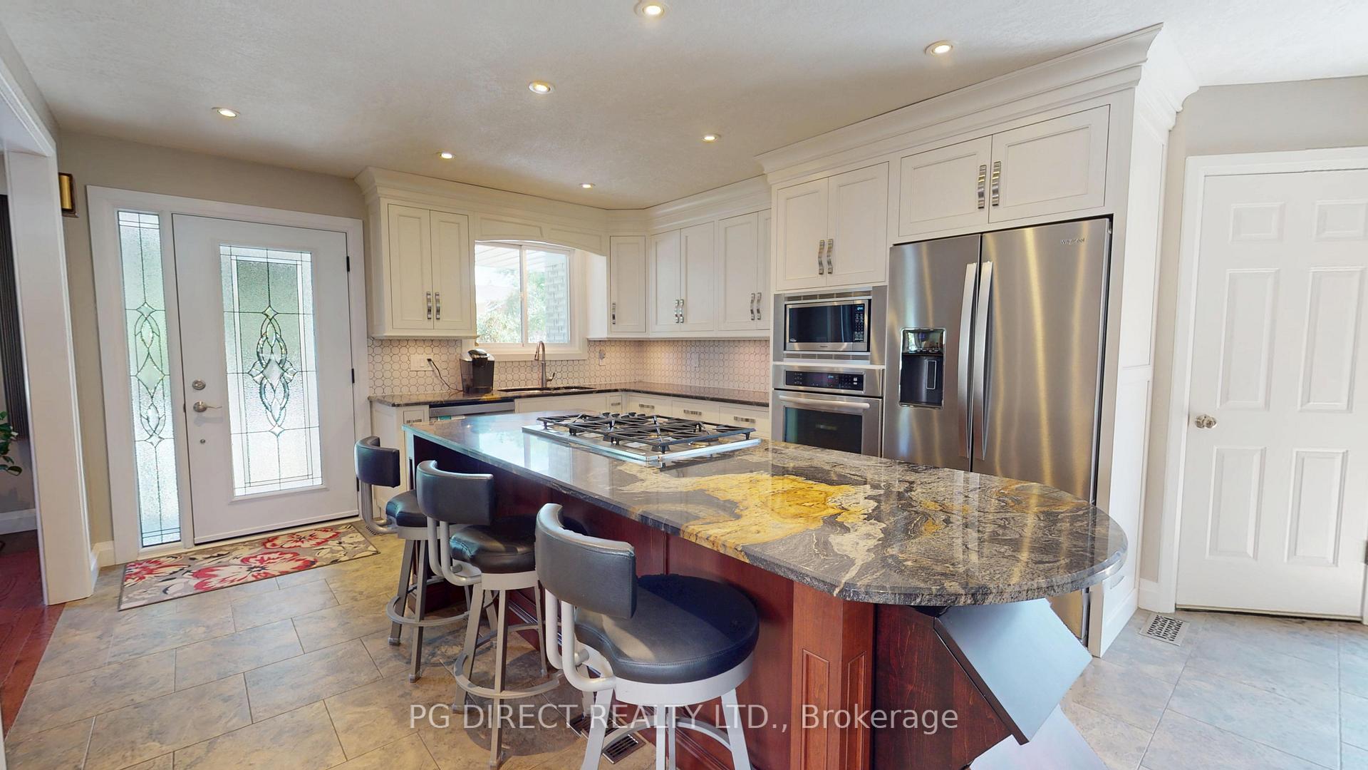 Photo 4 of 348 Wintergreen Drive, Waterloo, North Lakeshore — HOMEH