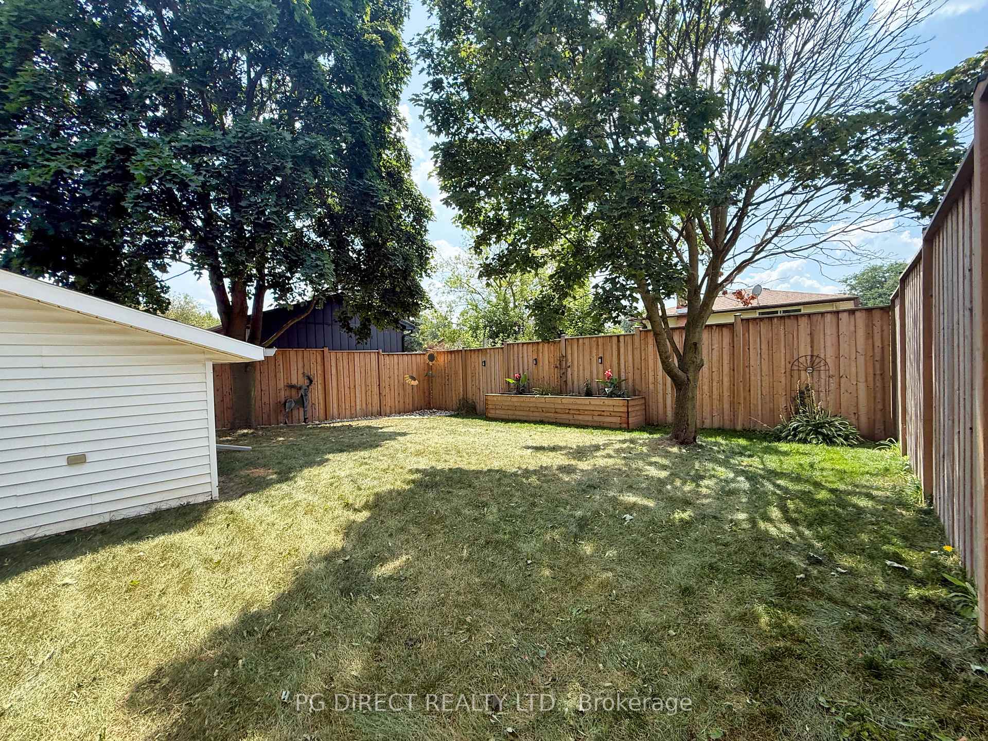 Photo 16 of 348 Wintergreen Drive, Waterloo, North Lakeshore — HOMEH
