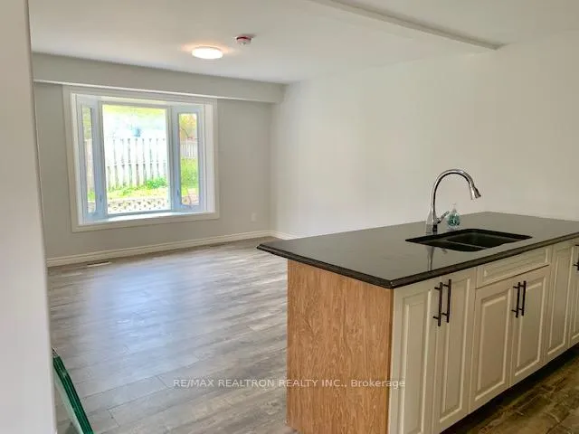 Photo 4 of Unit 2, 256 Dunlop Street W, Barrie, Queen's Park — HOMEH