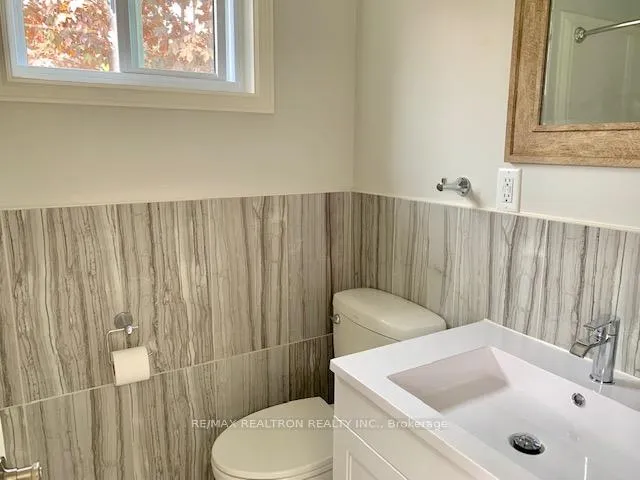 Photo 8 of Unit 2, 256 Dunlop Street W, Barrie, Queen's Park — HOMEH