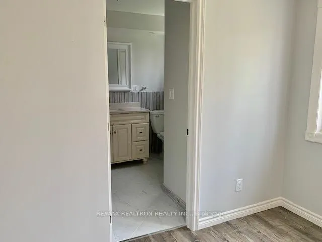 Photo 17 of Unit 2, 256 Dunlop Street W, Barrie, Queen's Park — HOMEH