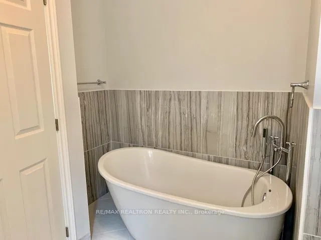 Photo 18 of Unit 2, 256 Dunlop Street W, Barrie, Queen's Park — HOMEH