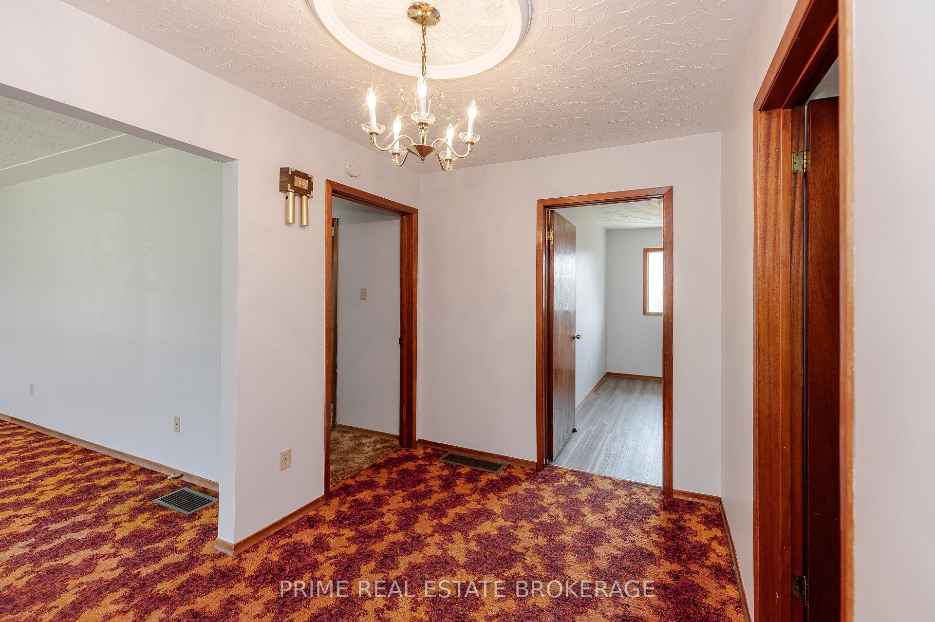 Photo 5 of 1156 Jane Street, West Elgin, West Lorne — HOMEH