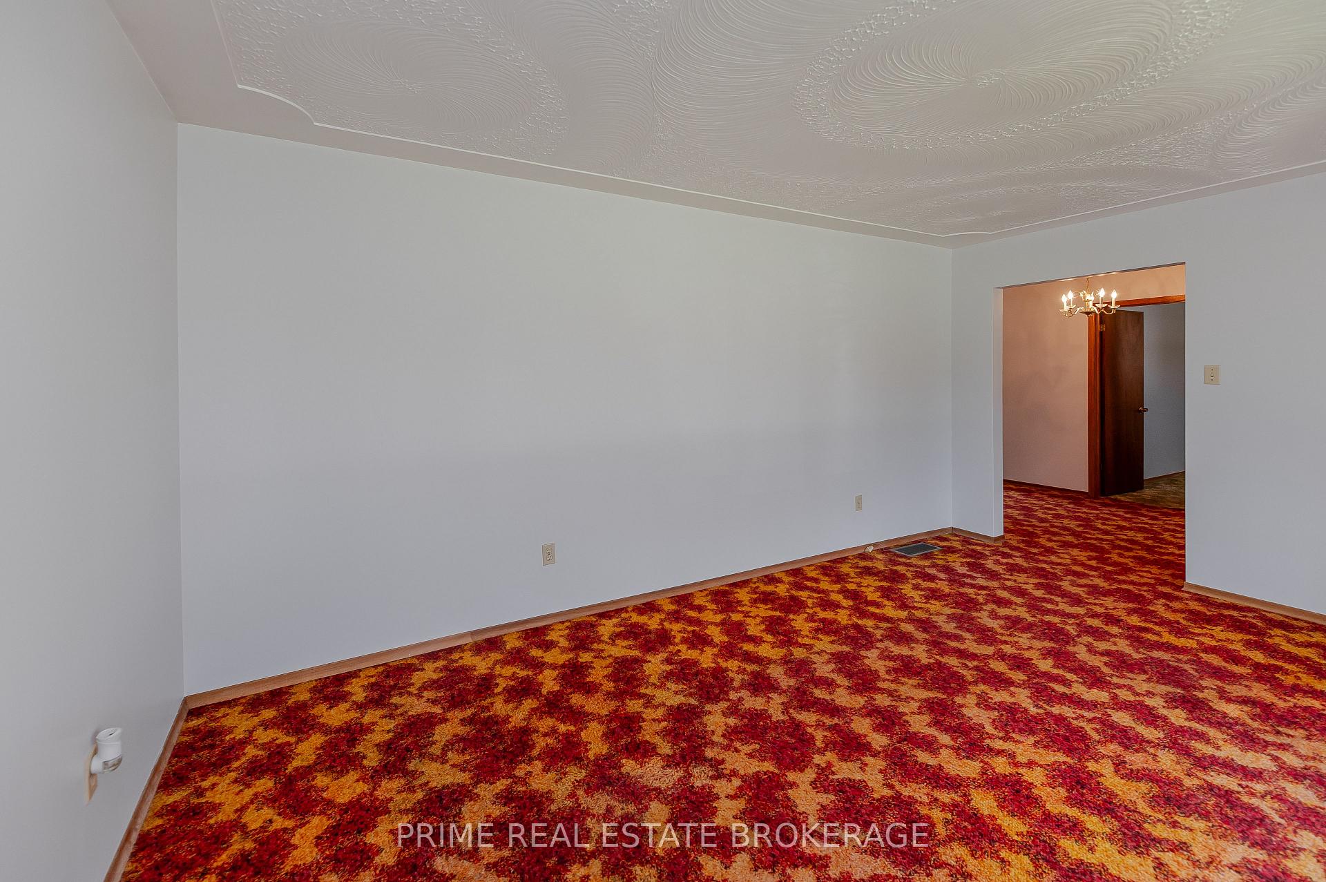 Photo 8 of 1156 Jane Street, West Elgin, West Lorne — HOMEH