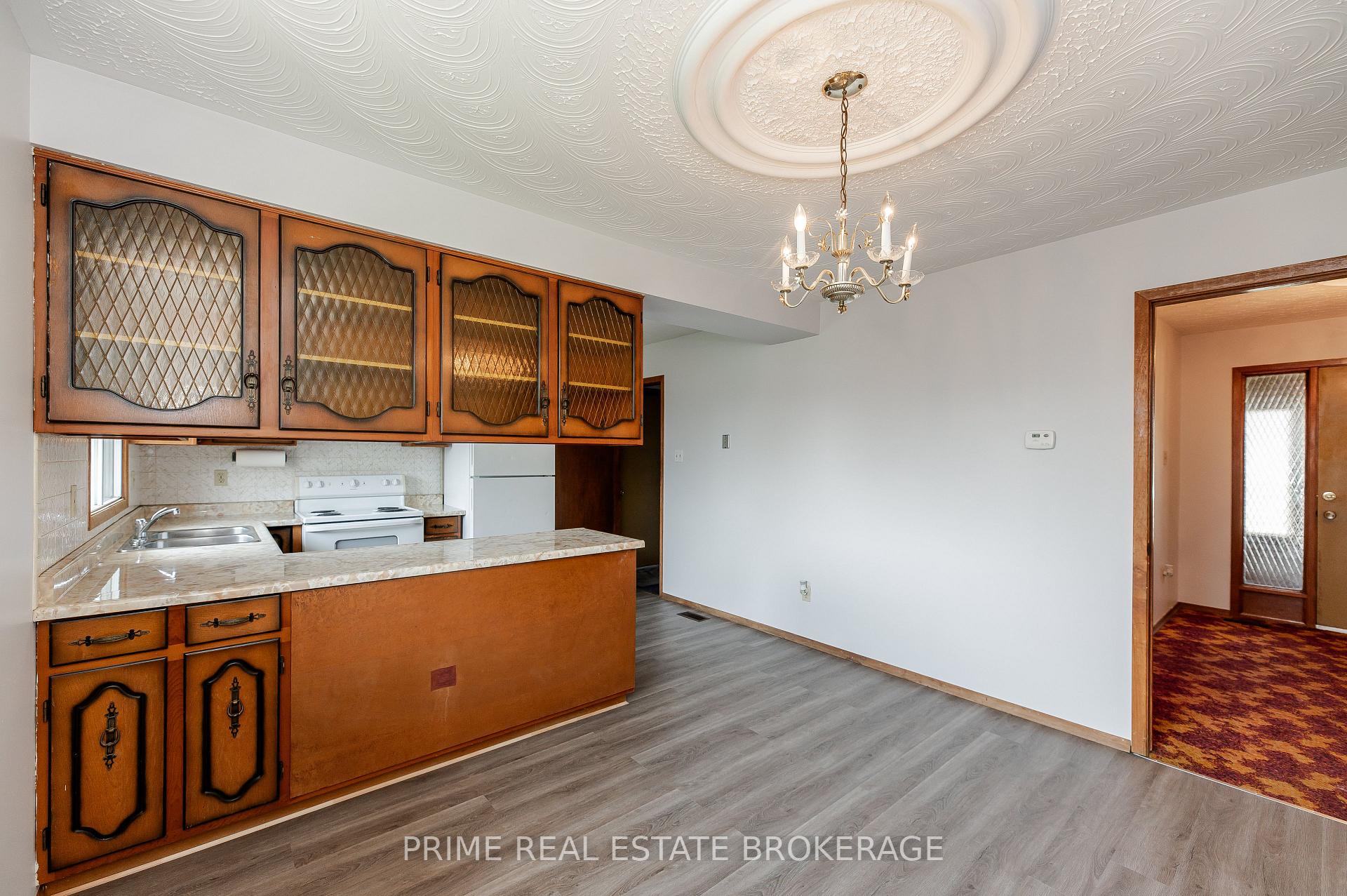 Photo 11 of 1156 Jane Street, West Elgin, West Lorne — HOMEH