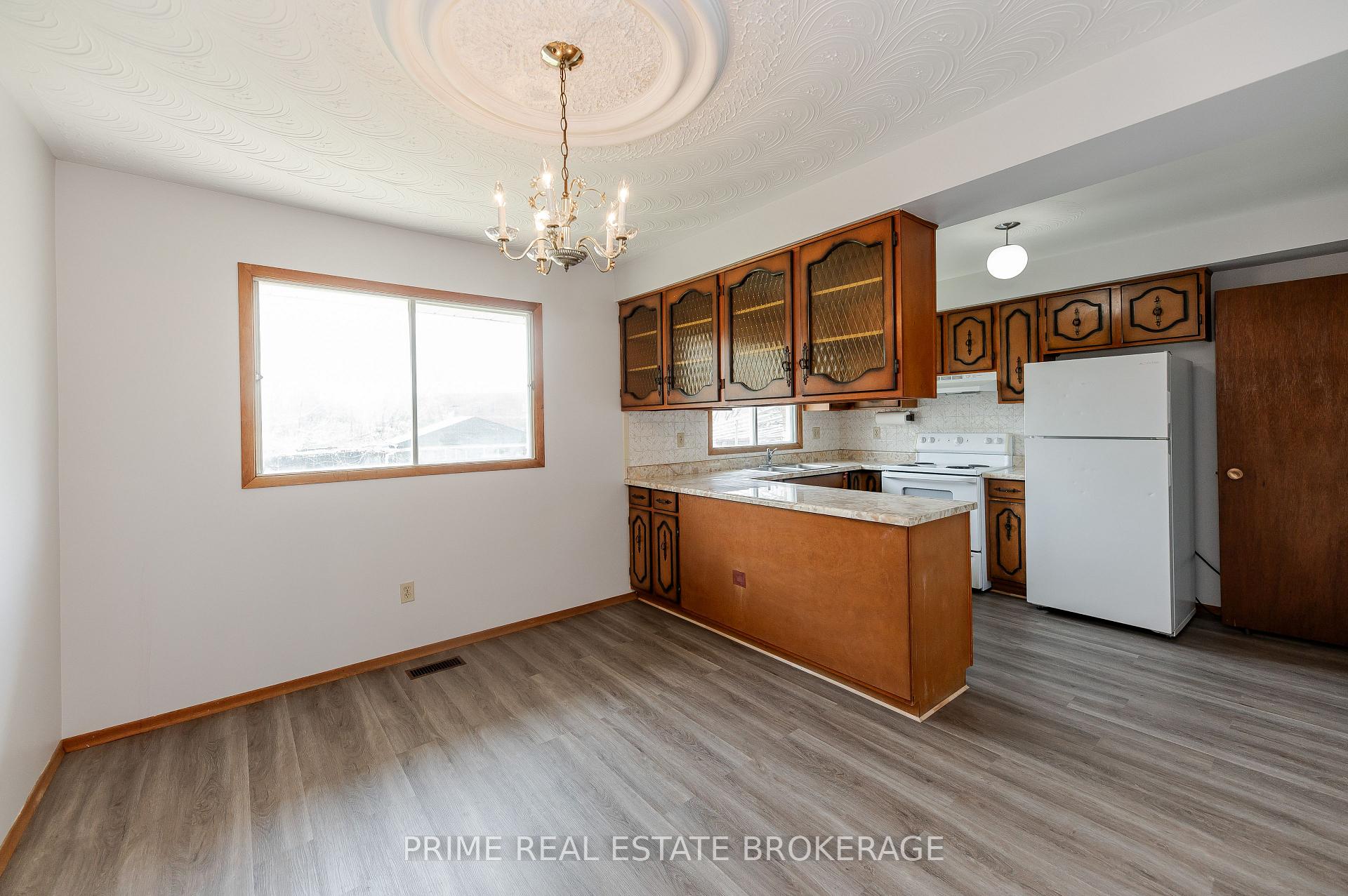 Photo 12 of 1156 Jane Street, West Elgin, West Lorne — HOMEH