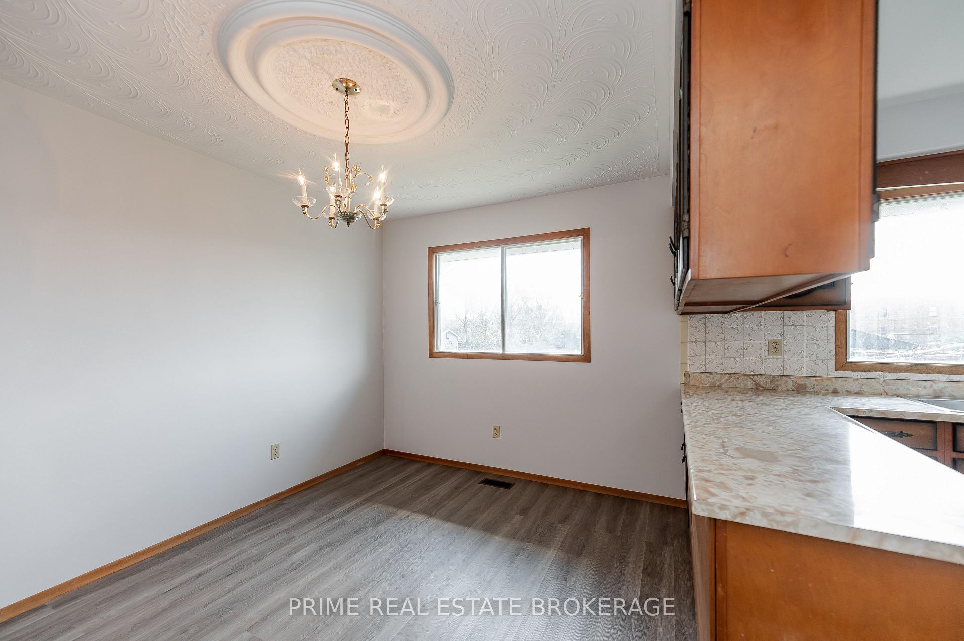 Photo 13 of 1156 Jane Street, West Elgin, West Lorne — HOMEH