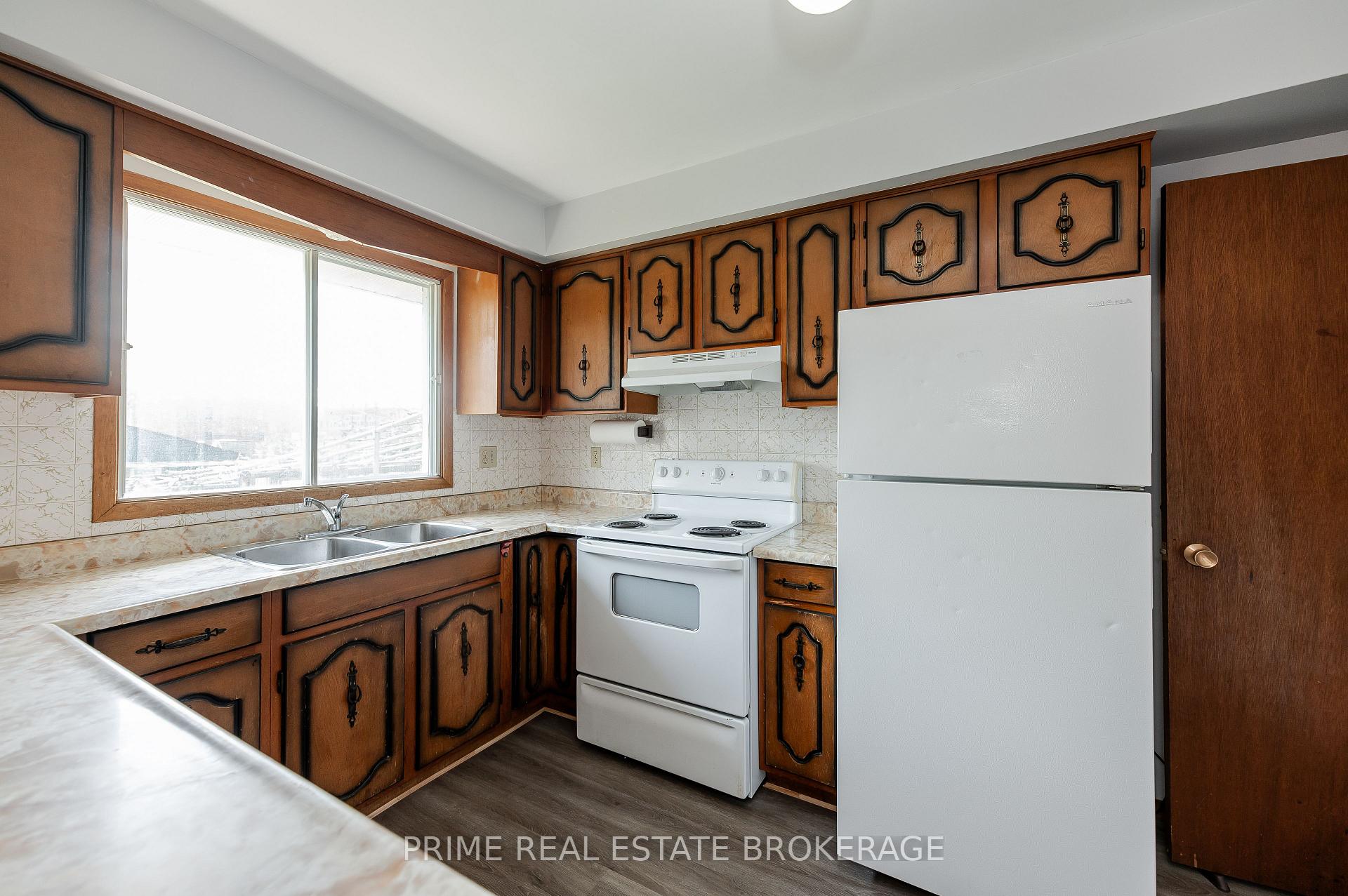 Photo 14 of 1156 Jane Street, West Elgin, West Lorne — HOMEH