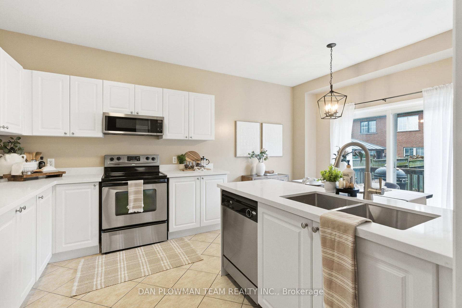 Photo 7 of 4 Boyd Crescent, Ajax, Northeast Ajax — HOMEH