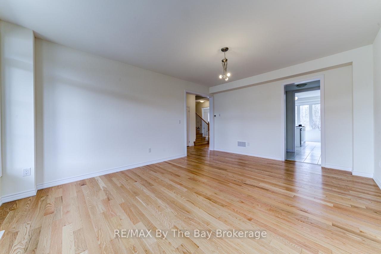 Photo 7 of 41 Del Ray Crescent, Wasaga Beach — HOMEH