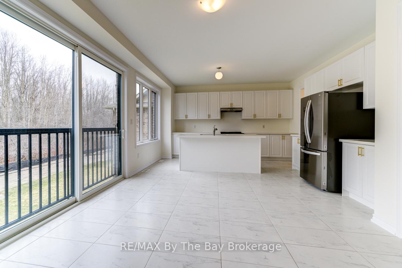 Photo 11 of 41 Del Ray Crescent, Wasaga Beach — HOMEH
