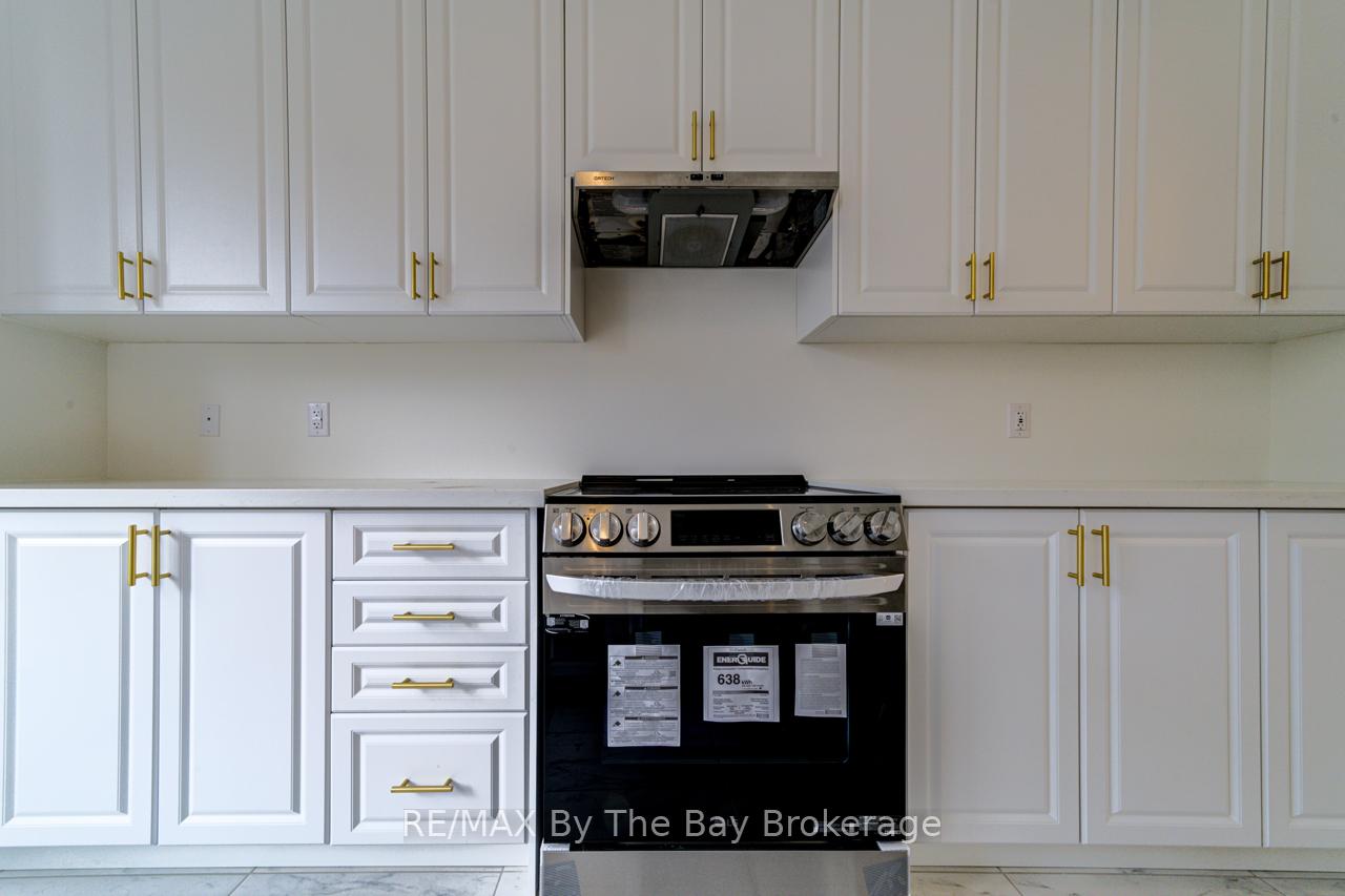 Photo 16 of 41 Del Ray Crescent, Wasaga Beach — HOMEH
