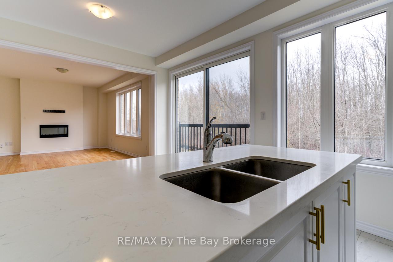 Photo 18 of 41 Del Ray Crescent, Wasaga Beach — HOMEH