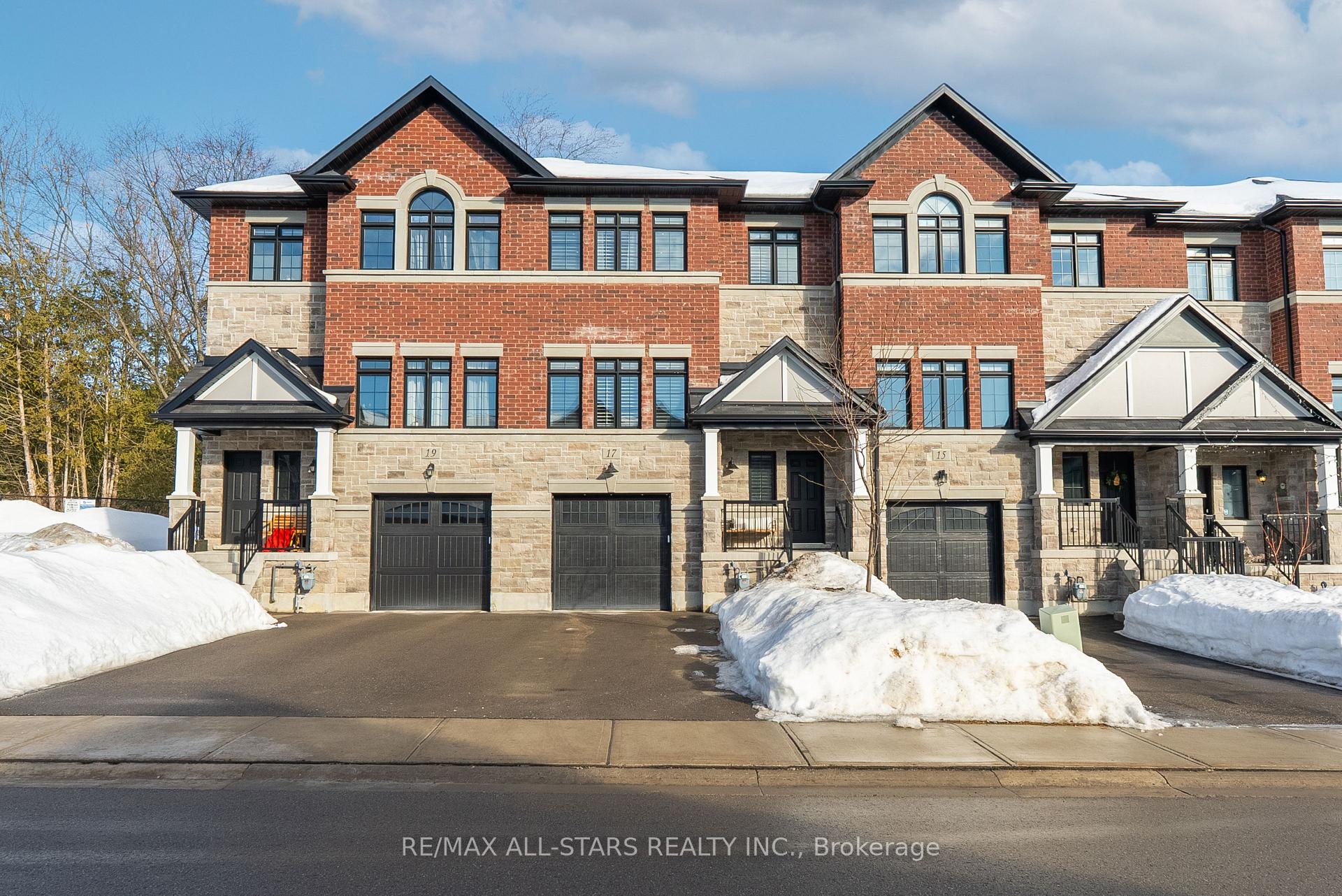 Front of 17 Gord Matthews Way