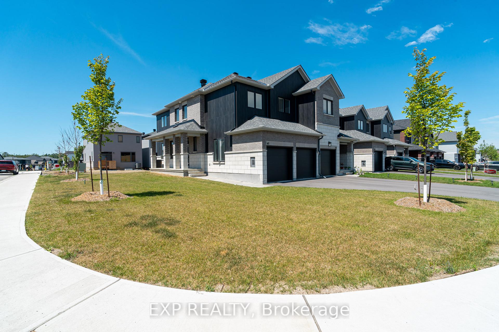 Photo 2 of 61 Esban Drive, Ottawa, Blossom Park/Kemp Park/Findlay Creek — HOMEH