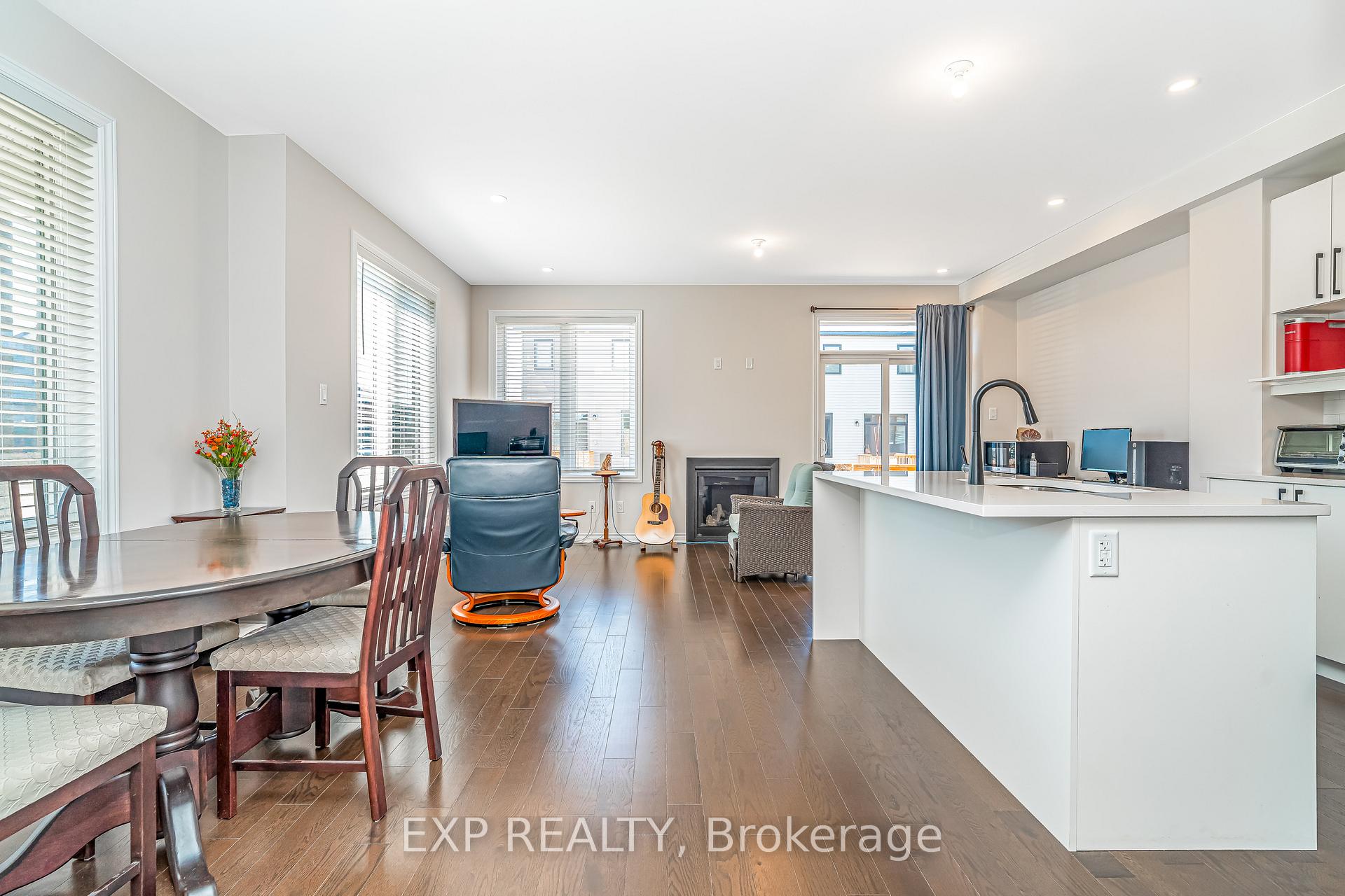 Photo 3 of 61 Esban Drive, Ottawa, Blossom Park/Kemp Park/Findlay Creek — HOMEH