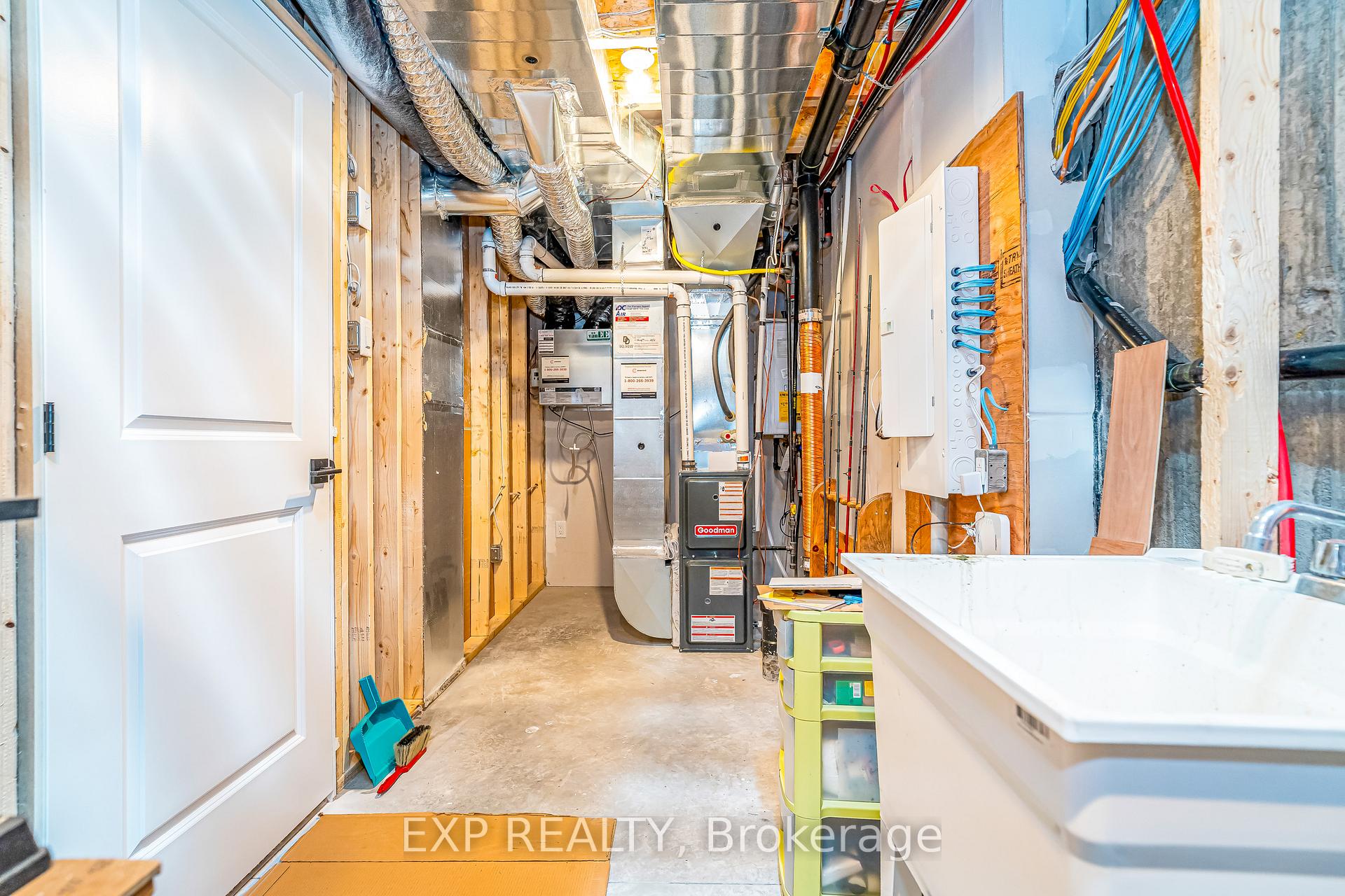 Photo 31 of 61 Esban Drive, Ottawa, Blossom Park/Kemp Park/Findlay Creek — HOMEH