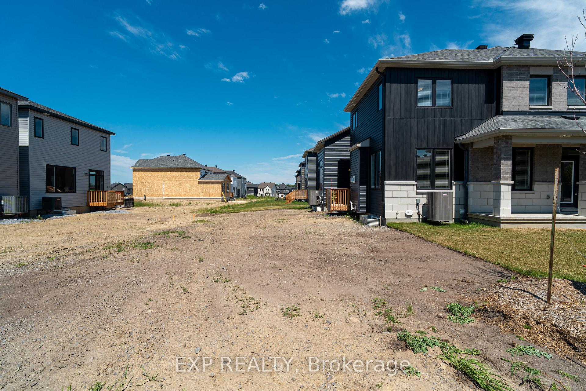 Photo 35 of 61 Esban Drive, Ottawa, Blossom Park/Kemp Park/Findlay Creek — HOMEH