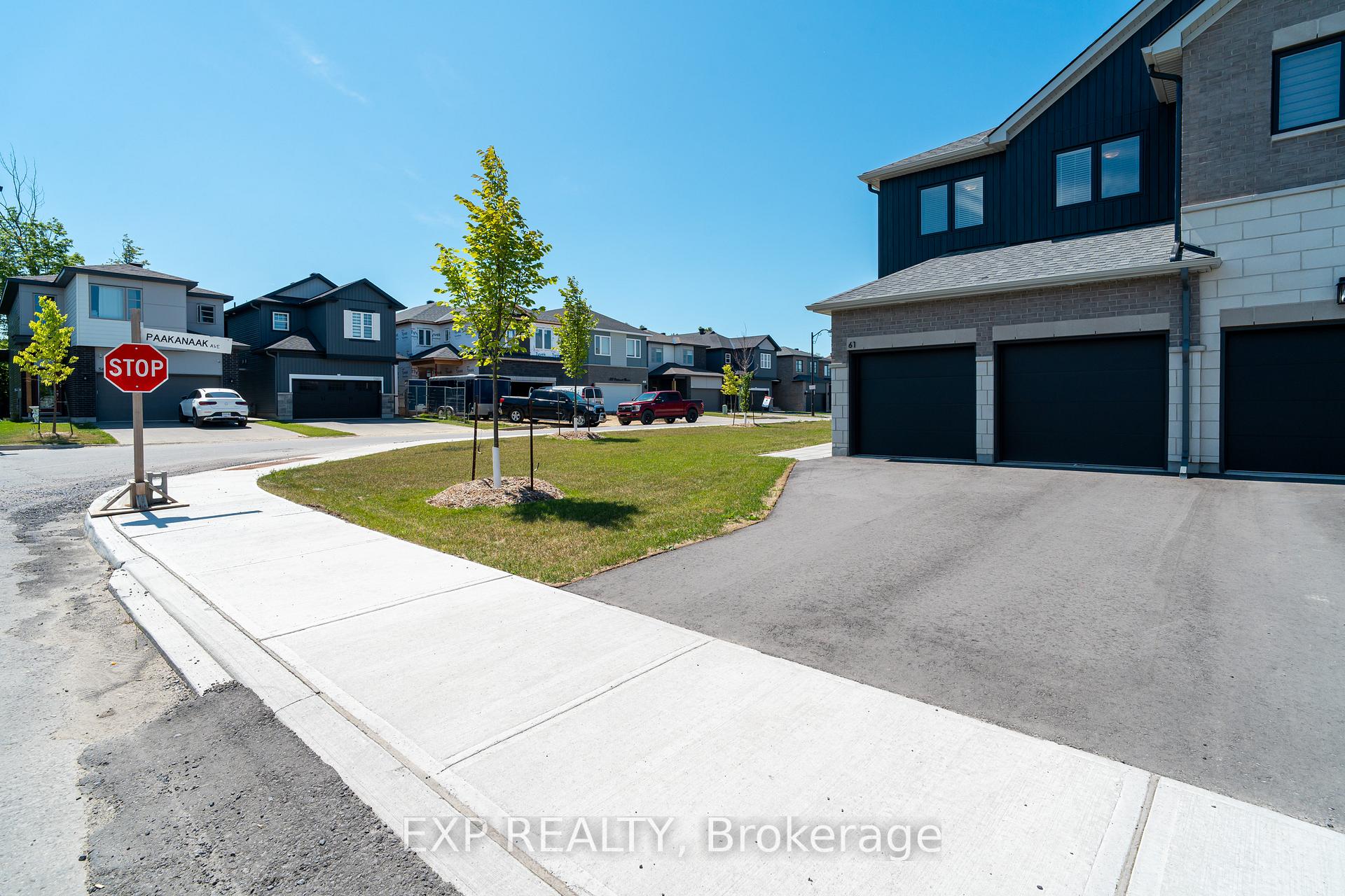 Photo 36 of 61 Esban Drive, Ottawa, Blossom Park/Kemp Park/Findlay Creek — HOMEH