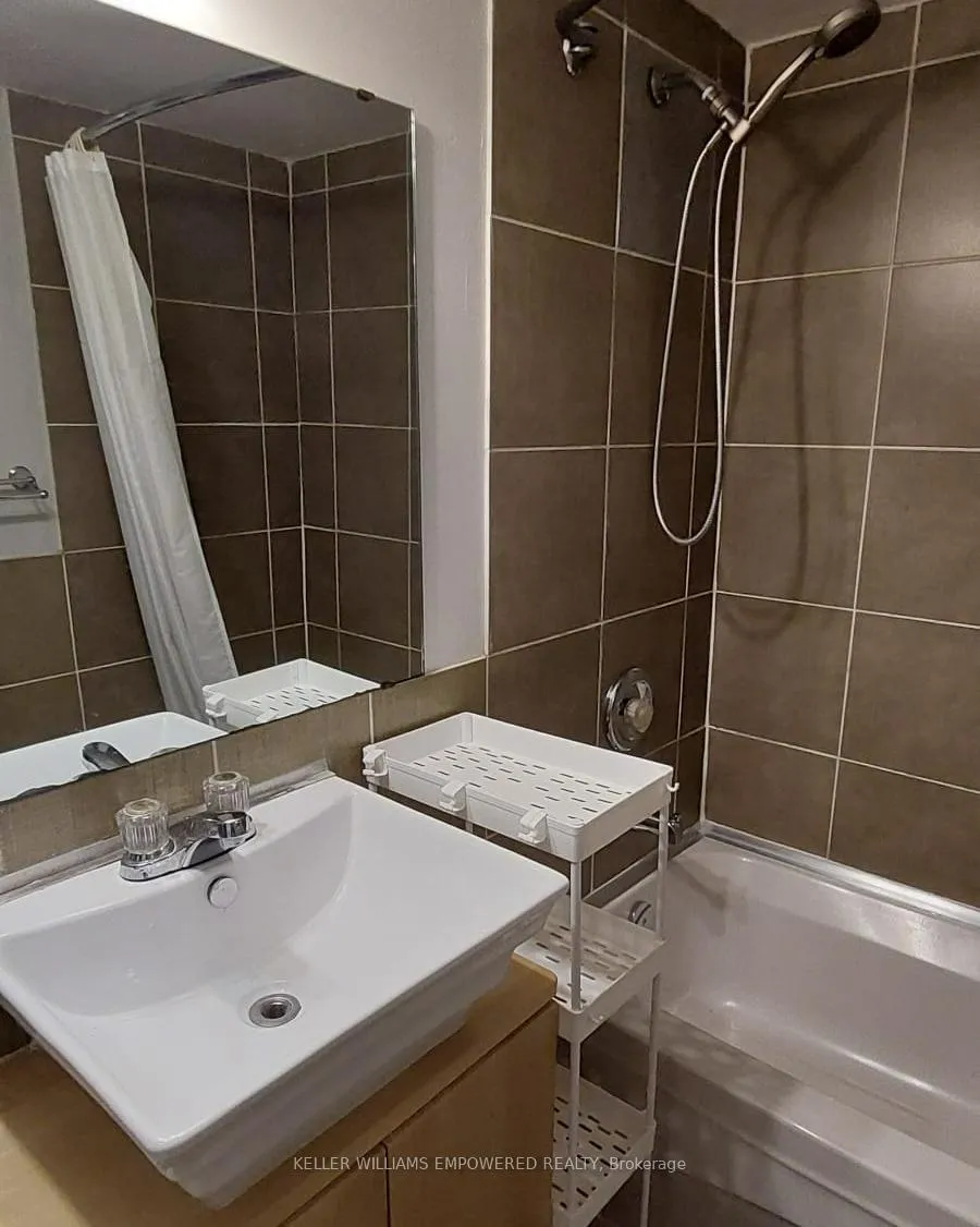 Photo 12 of Unit Basement, 206 York Hill Boulevard, Vaughan, Crestwood-Springfarm-Yorkhill — HOMEH