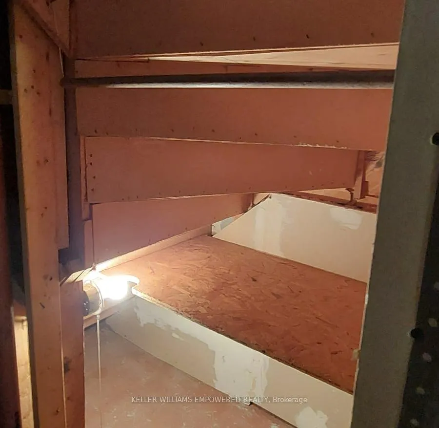 Photo 15 of Unit Basement, 206 York Hill Boulevard, Vaughan, Crestwood-Springfarm-Yorkhill — HOMEH