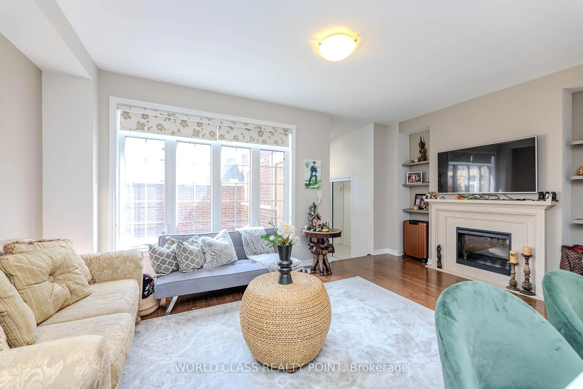 Photo 6 of 255 Barons Street, Vaughan, Kleinburg — HOMEH