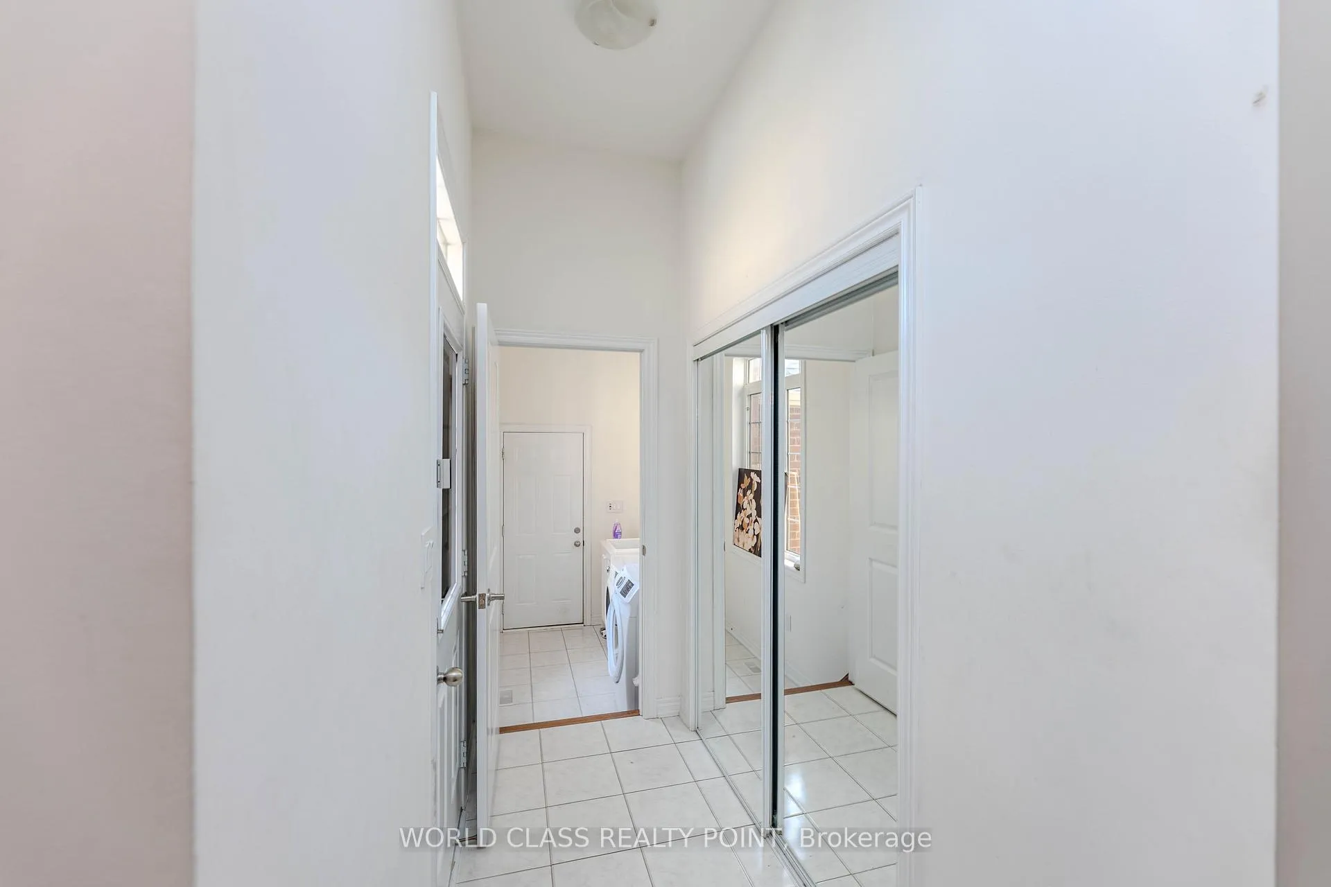 Photo 8 of 255 Barons Street, Vaughan, Kleinburg — HOMEH