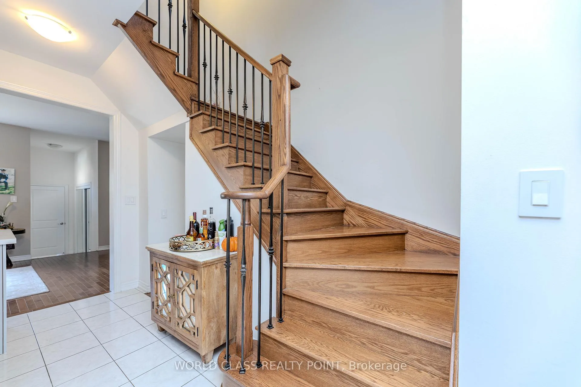 Photo 9 of 255 Barons Street, Vaughan, Kleinburg — HOMEH
