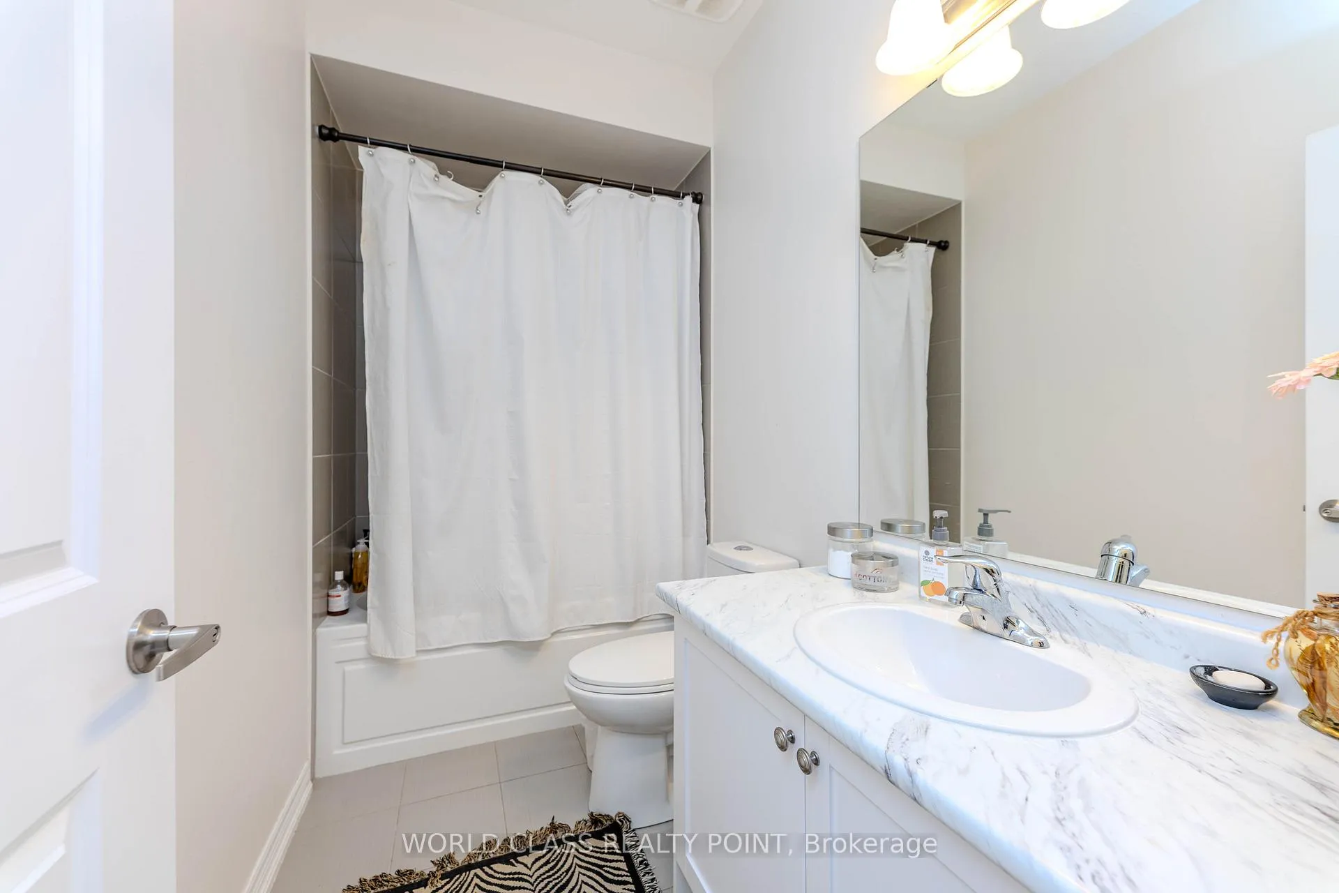 Photo 12 of 255 Barons Street, Vaughan, Kleinburg — HOMEH