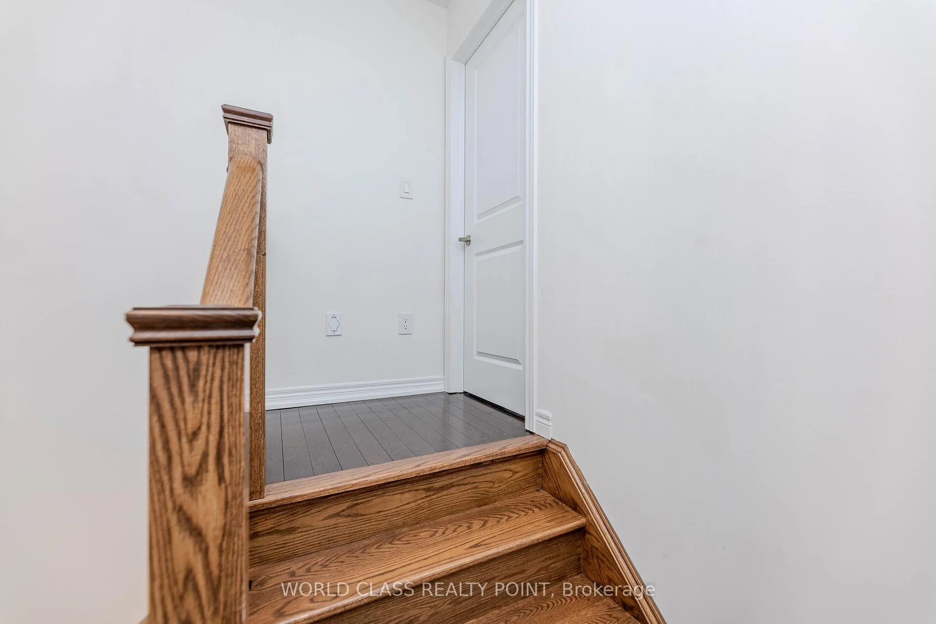 Photo 16 of 255 Barons Street, Vaughan, Kleinburg — HOMEH