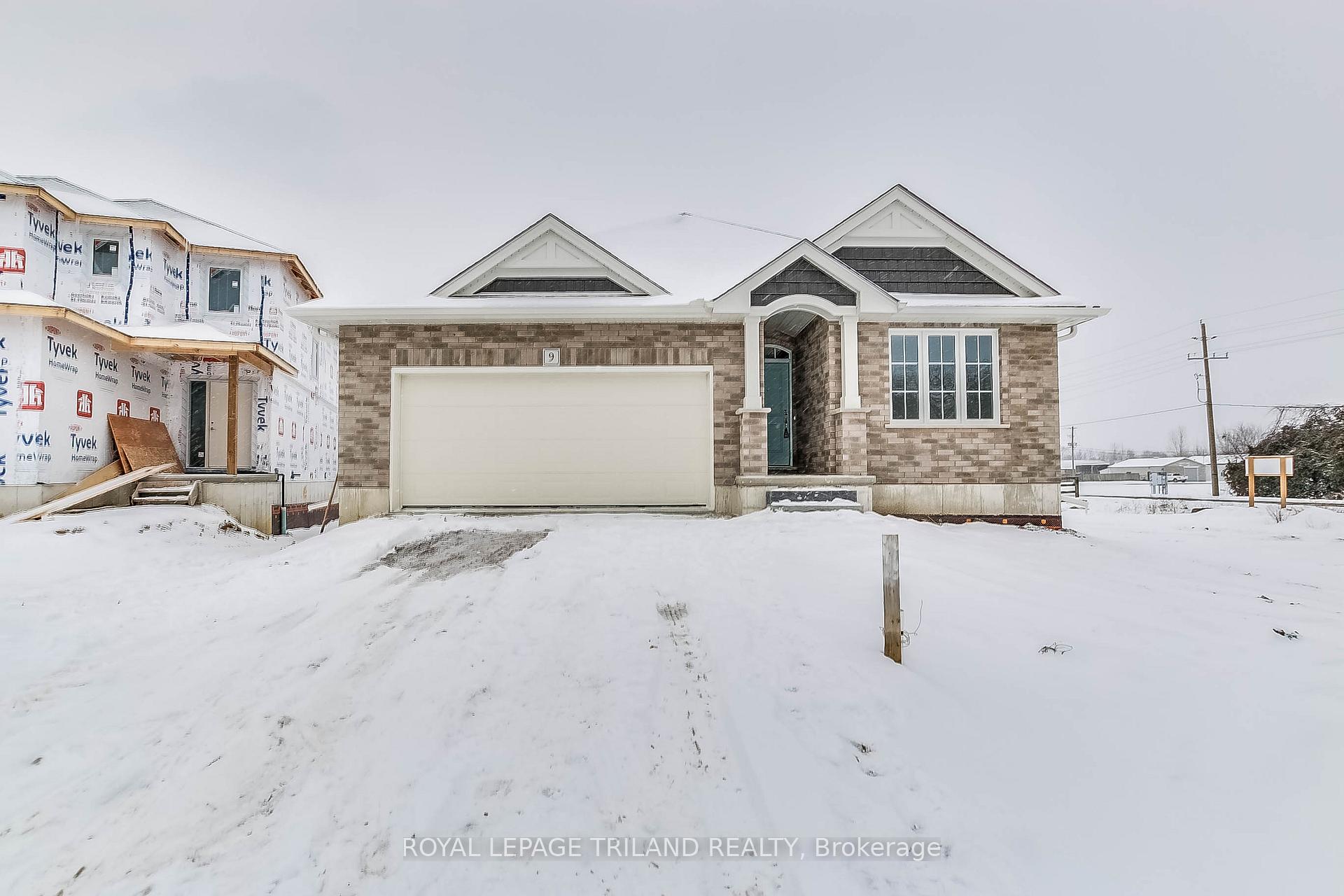 Front of LOT 5 Macleod Court