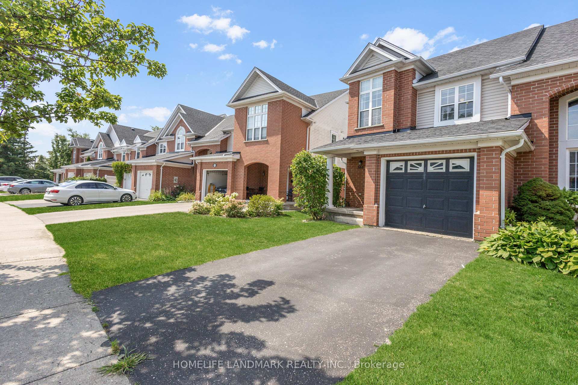 Photo 4 of 568 Beaver Creek Crescent, Waterloo — HOMEH