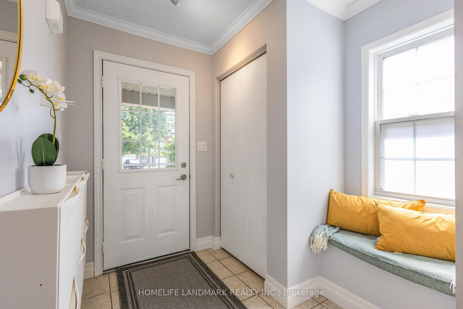 Photo 6 of 568 Beaver Creek Crescent, Waterloo — HOMEH