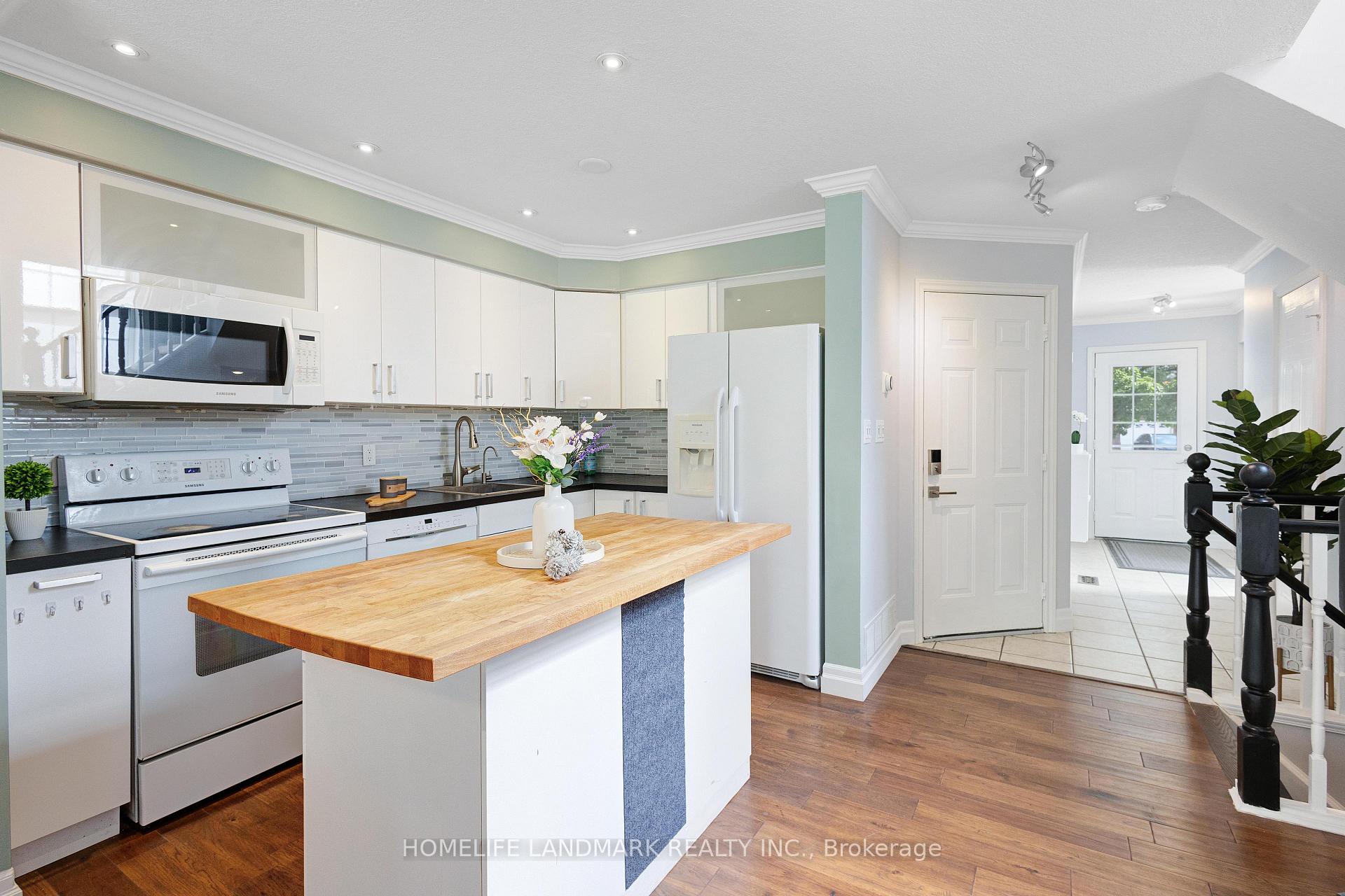 Photo 10 of 568 Beaver Creek Crescent, Waterloo — HOMEH