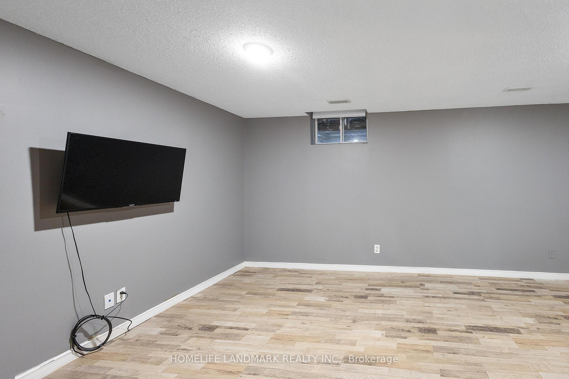 Photo 22 of 568 Beaver Creek Crescent, Waterloo — HOMEH