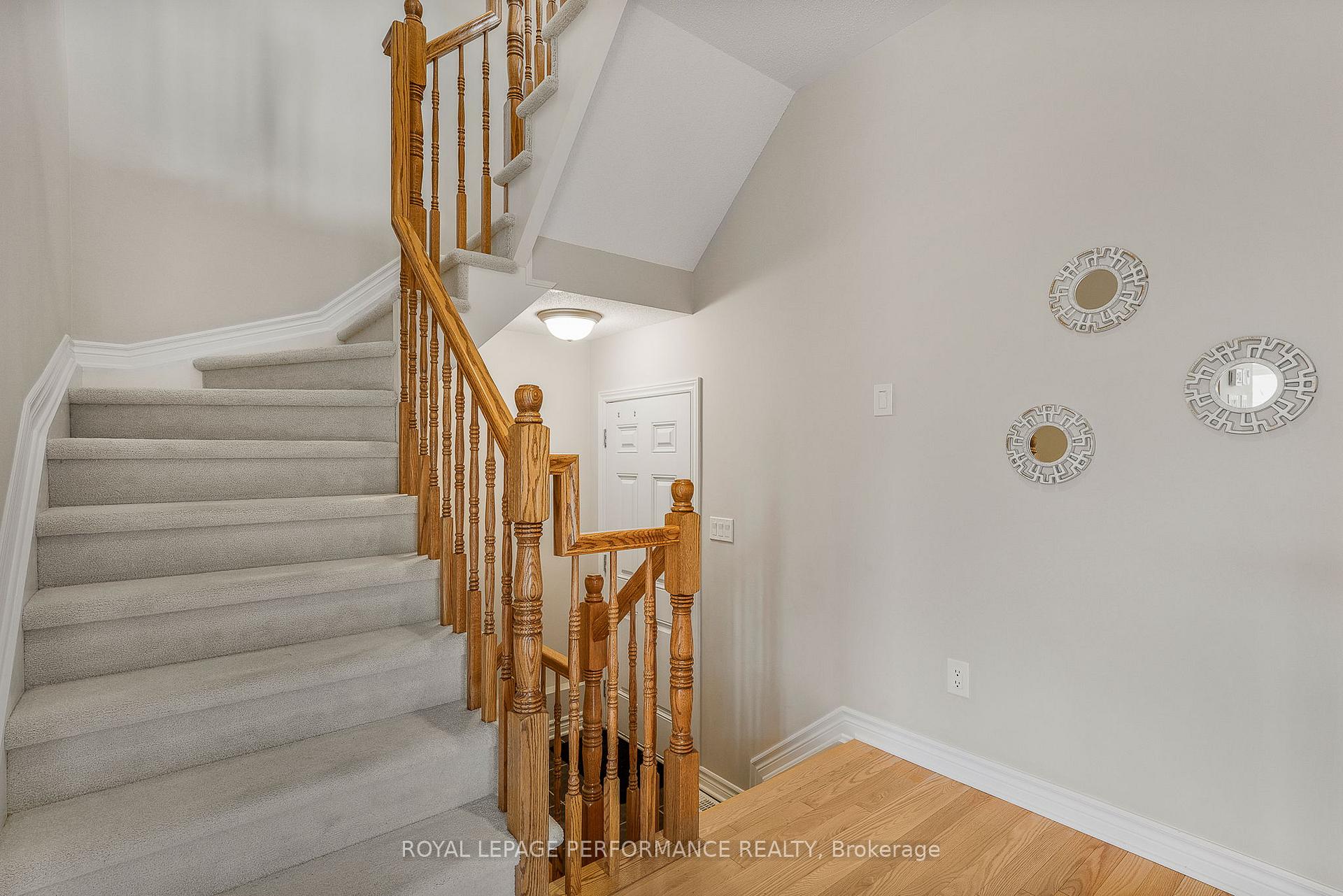 Photo 5 of 328 Ballinville Circle, Ottawa, Riverside South/Gloucester Glen — HOMEH