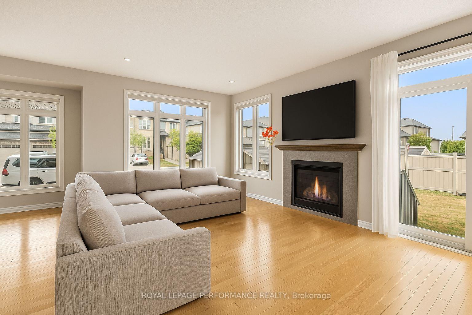 Photo 13 of 328 Ballinville Circle, Ottawa, Riverside South/Gloucester Glen — HOMEH