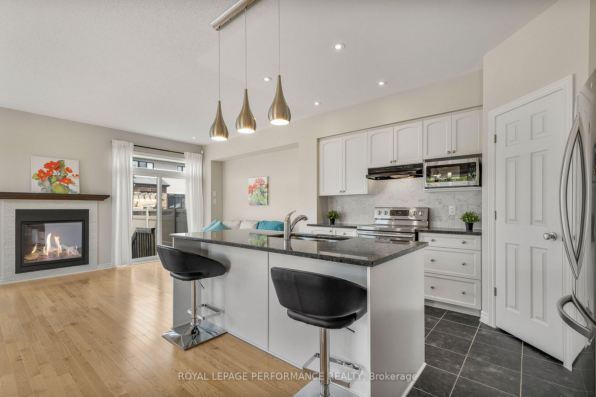 Photo 17 of 328 Ballinville Circle, Ottawa, Riverside South/Gloucester Glen — HOMEH