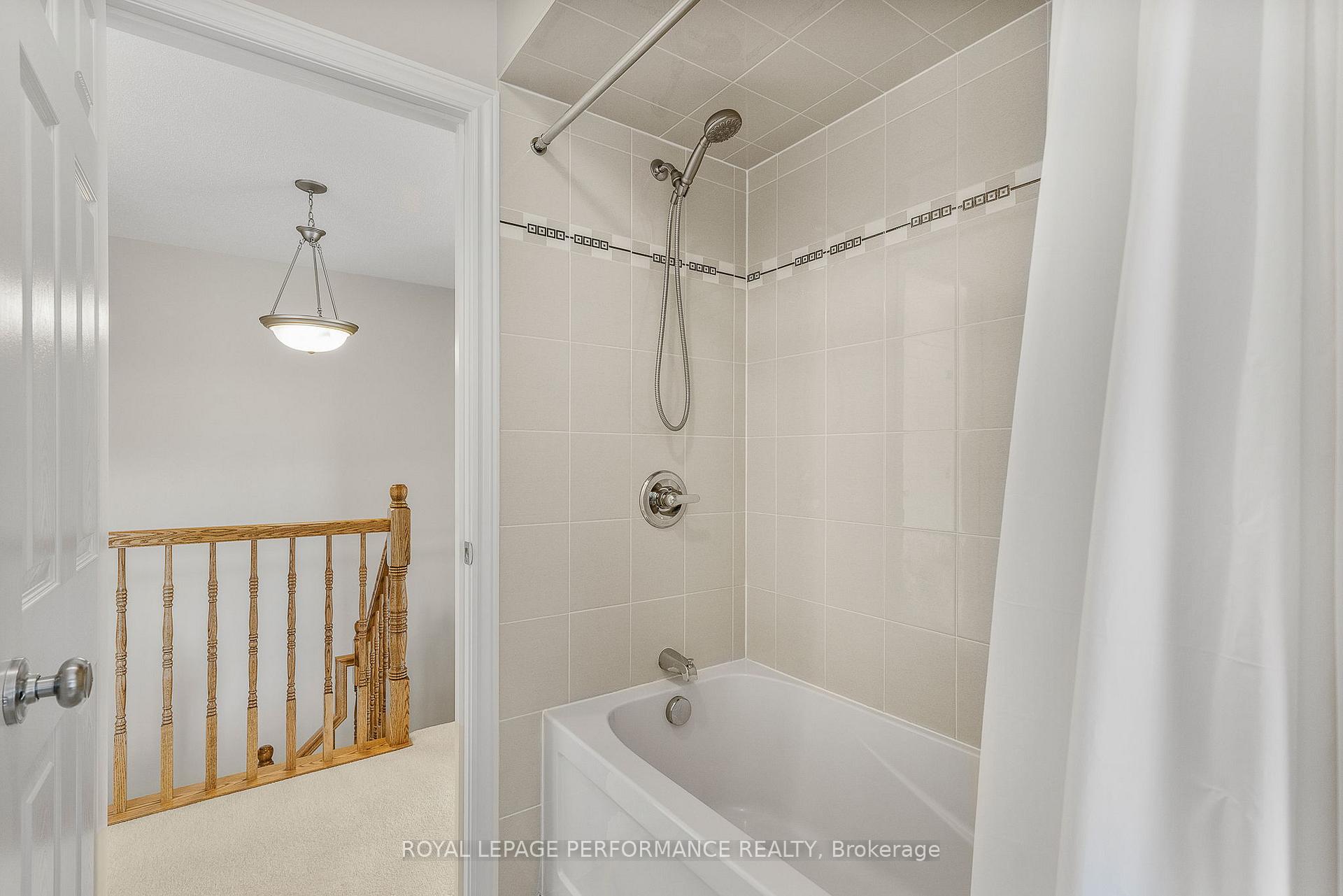Photo 20 of 328 Ballinville Circle, Ottawa, Riverside South/Gloucester Glen — HOMEH