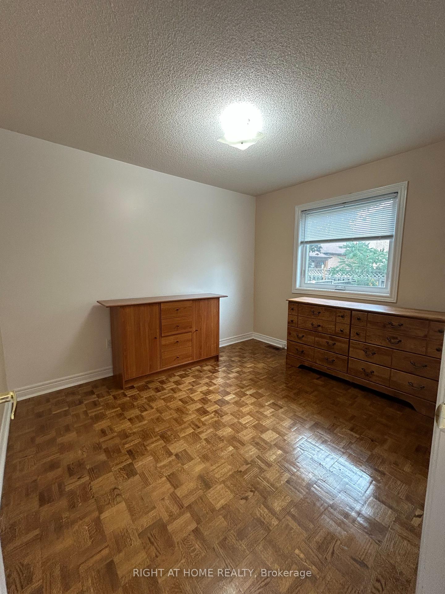 Photo 9 of 15 Ed Quigg Way, Vaughan, Sonoma Heights — HOMEH