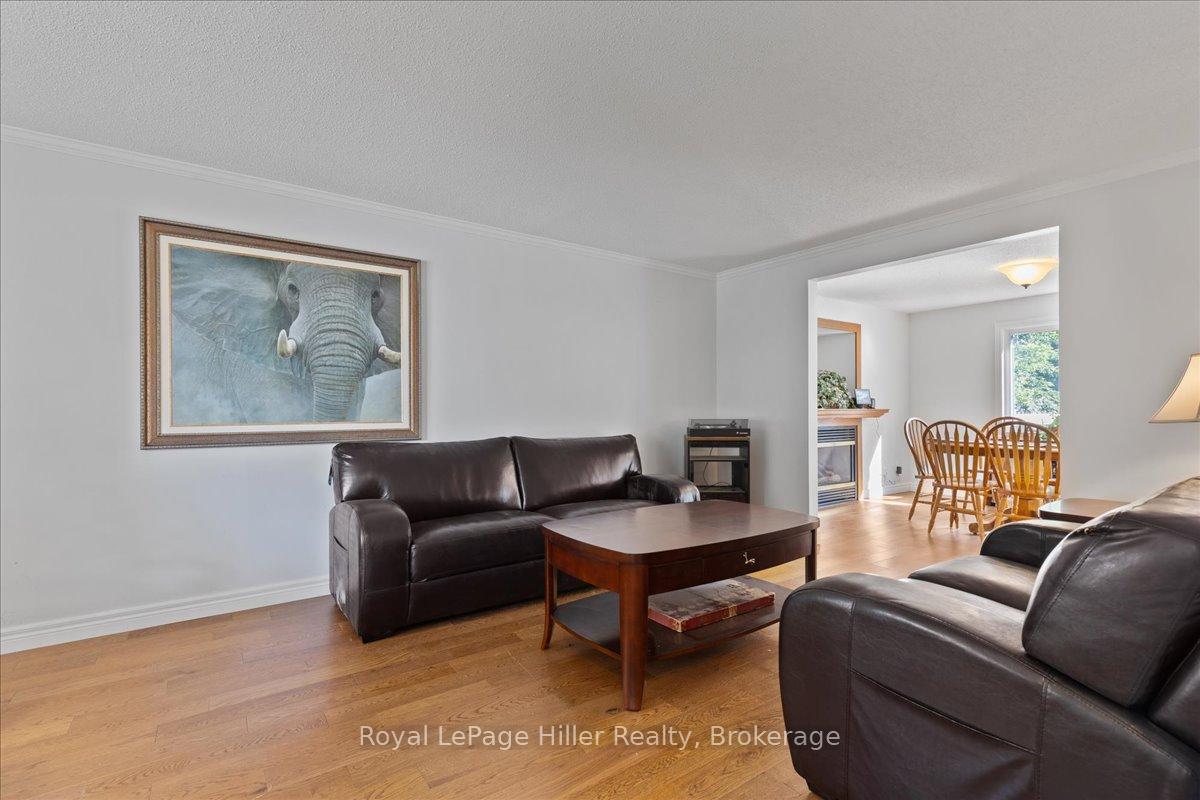 Photo 5 of 240 Dartmoor Crescent, Waterloo — HOMEH