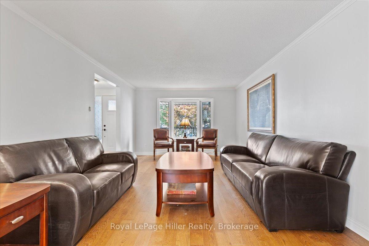 Photo 8 of 240 Dartmoor Crescent, Waterloo — HOMEH