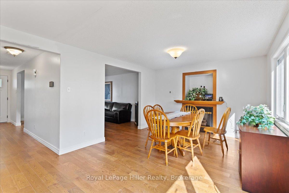 Photo 10 of 240 Dartmoor Crescent, Waterloo — HOMEH