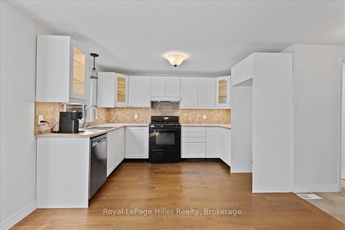 Photo 12 of 240 Dartmoor Crescent, Waterloo — HOMEH