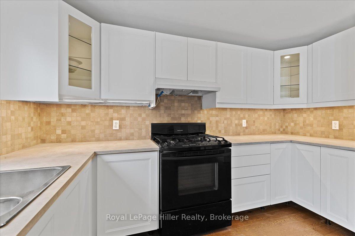 Photo 15 of 240 Dartmoor Crescent, Waterloo — HOMEH