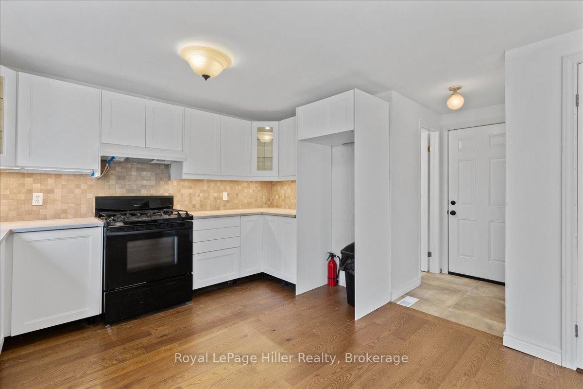 Photo 17 of 240 Dartmoor Crescent, Waterloo — HOMEH