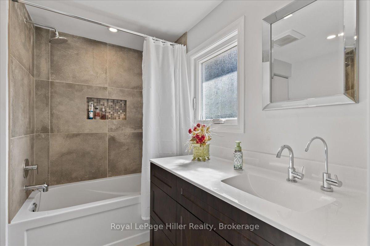 Photo 19 of 240 Dartmoor Crescent, Waterloo — HOMEH