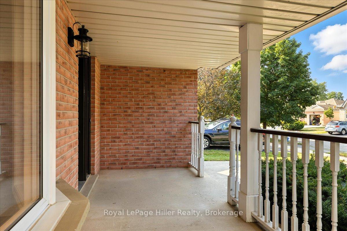 Photo 30 of 240 Dartmoor Crescent, Waterloo — HOMEH